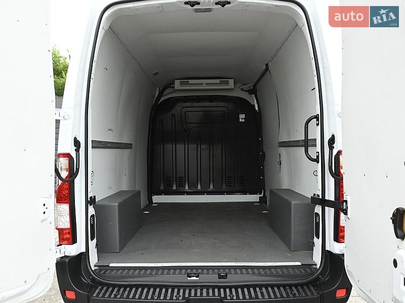 Вантажний фургон Renault Master 2021 в Бердичеві