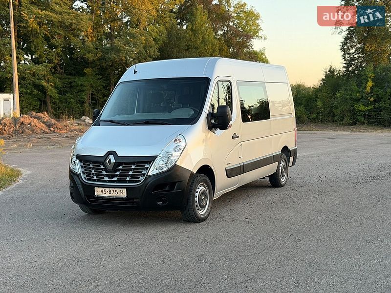 Вантажопасажирський фургон Renault Master 2015 в Дубні