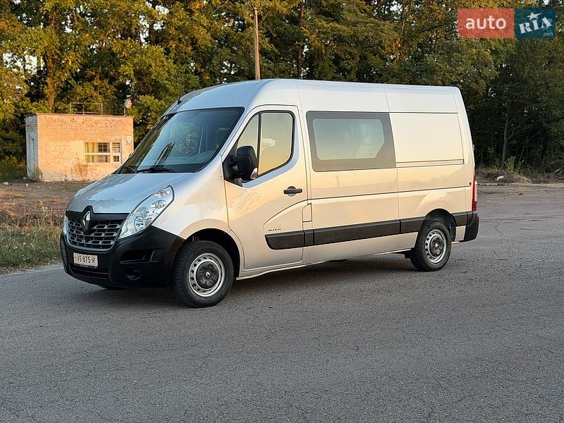 Вантажопасажирський фургон Renault Master 2015 в Дубні
