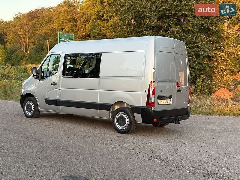 Вантажопасажирський фургон Renault Master 2015 в Дубні
