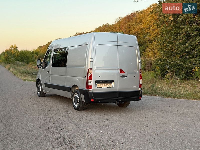 Вантажопасажирський фургон Renault Master 2015 в Дубні