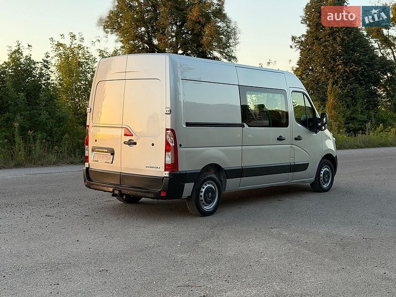 Вантажопасажирський фургон Renault Master 2015 в Дубні