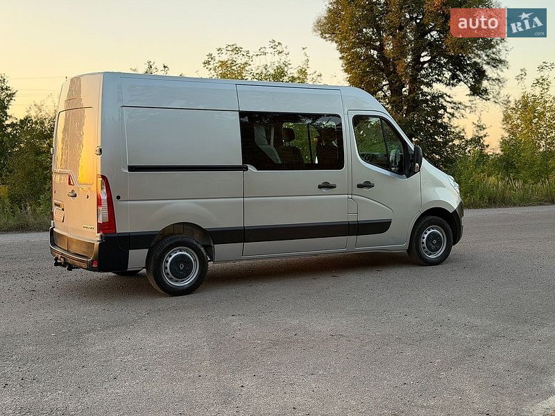 Вантажопасажирський фургон Renault Master 2015 в Дубні