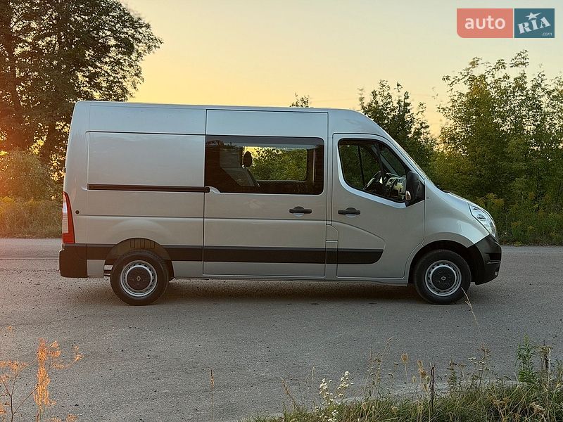 Вантажопасажирський фургон Renault Master 2015 в Дубні