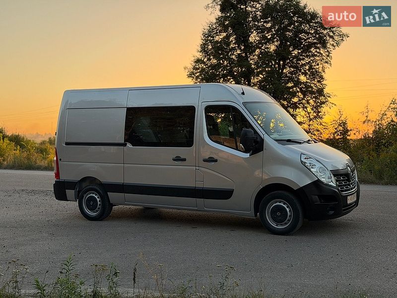 Вантажопасажирський фургон Renault Master 2015 в Дубні