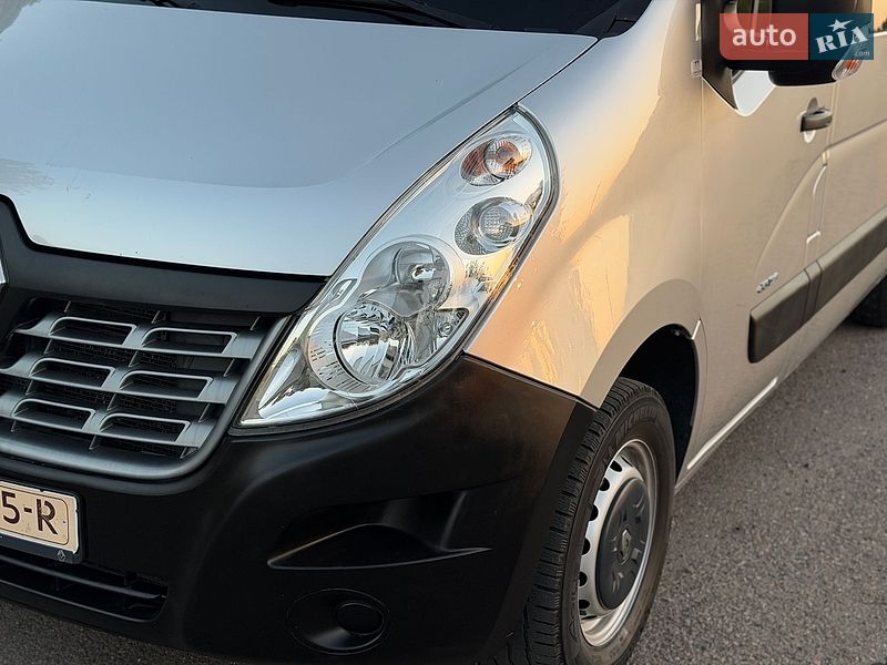Вантажопасажирський фургон Renault Master 2015 в Дубні