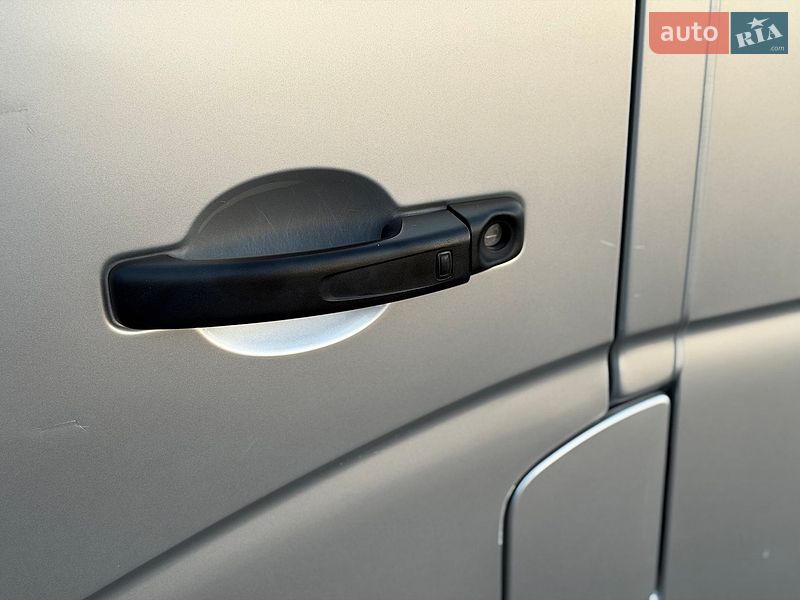 Вантажопасажирський фургон Renault Master 2015 в Дубні