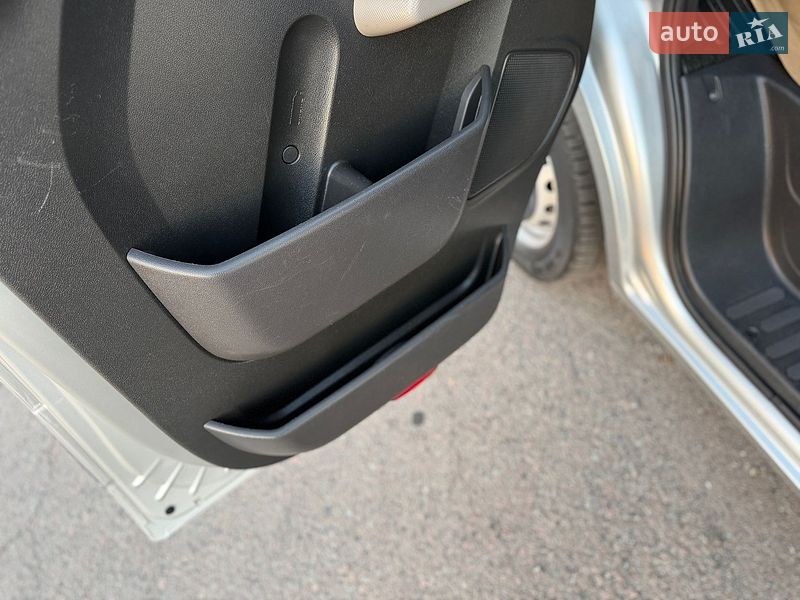 Вантажопасажирський фургон Renault Master 2015 в Дубні