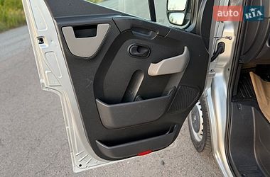 Вантажопасажирський фургон Renault Master 2015 в Дубні