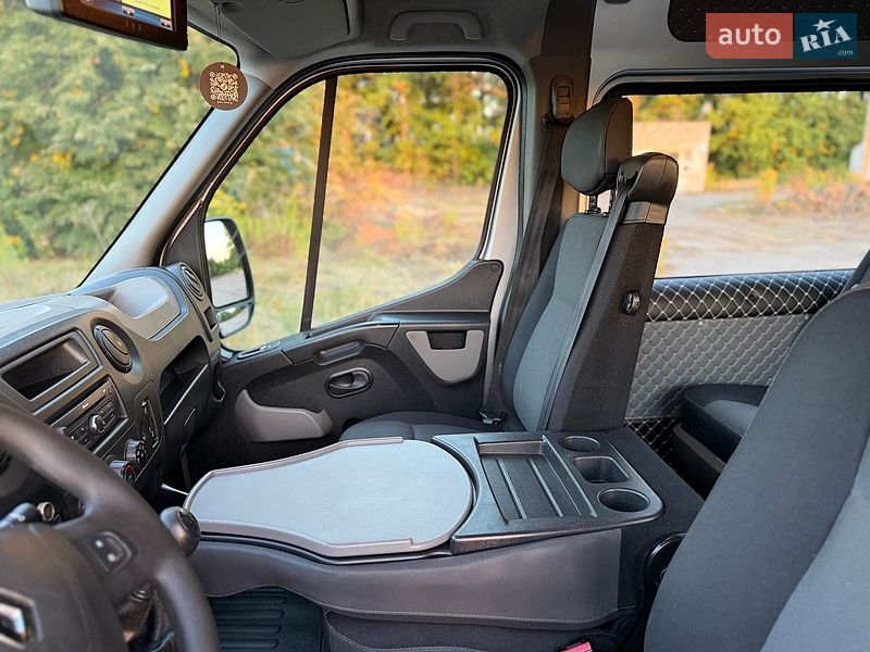 Вантажопасажирський фургон Renault Master 2015 в Дубні