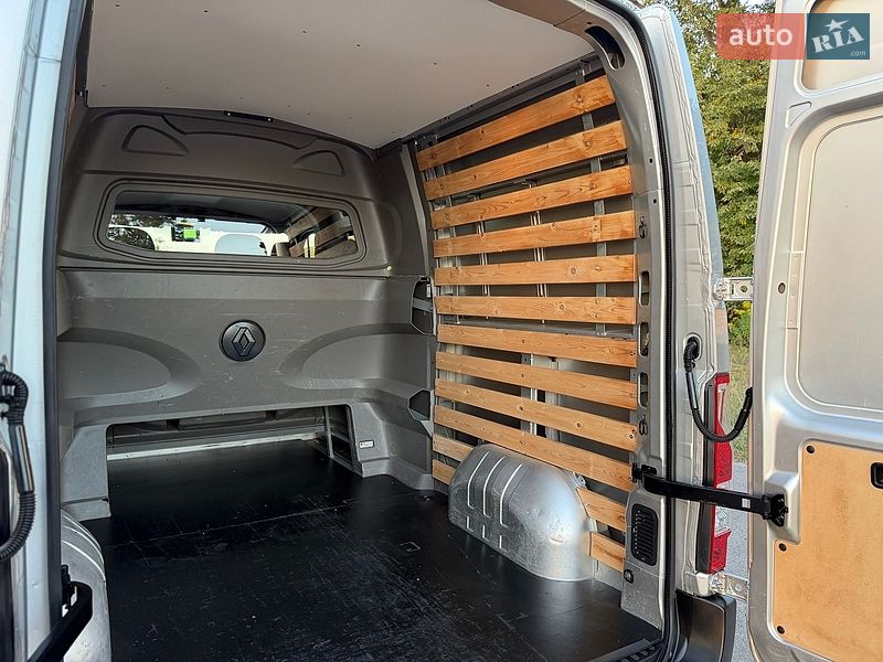 Вантажопасажирський фургон Renault Master 2015 в Дубні
