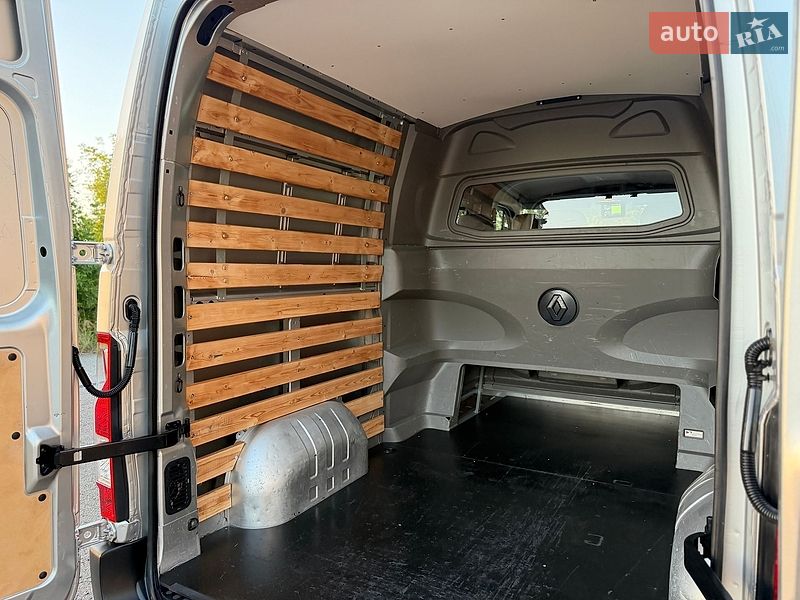 Вантажопасажирський фургон Renault Master 2015 в Дубні