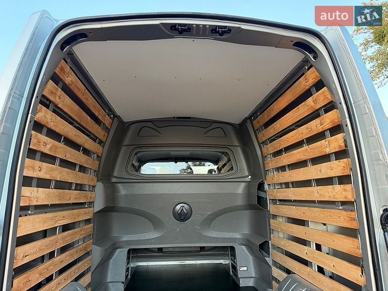 Вантажопасажирський фургон Renault Master 2015 в Дубні