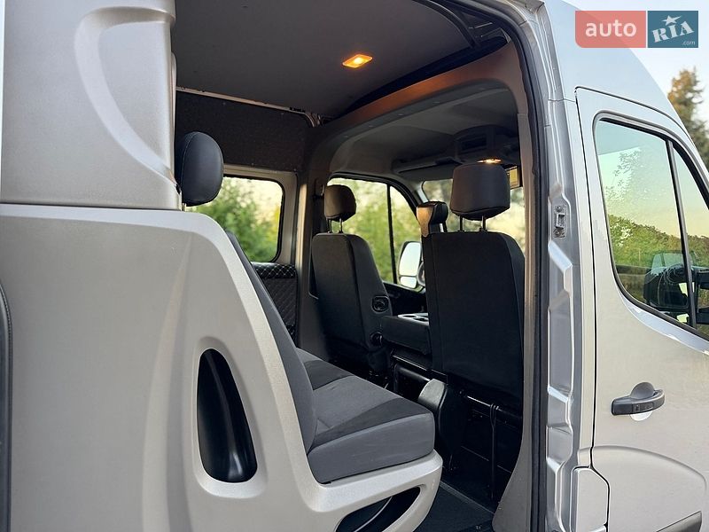 Вантажопасажирський фургон Renault Master 2015 в Дубні