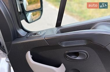 Вантажопасажирський фургон Renault Master 2015 в Дубні