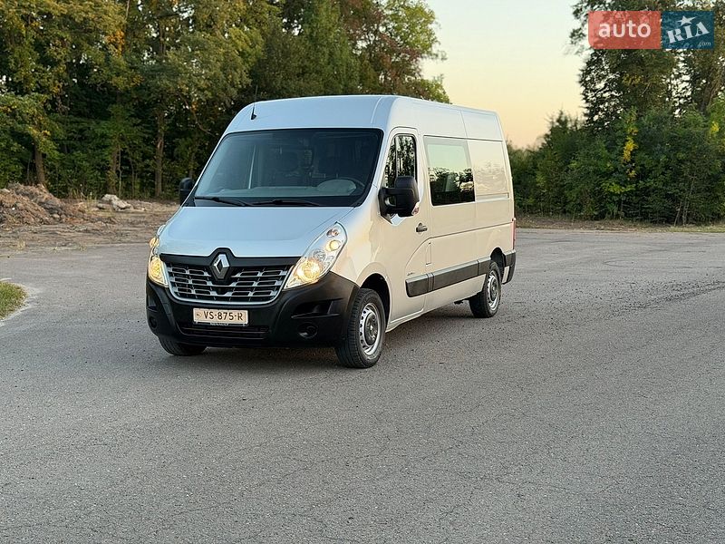 Вантажопасажирський фургон Renault Master 2015 в Дубні
