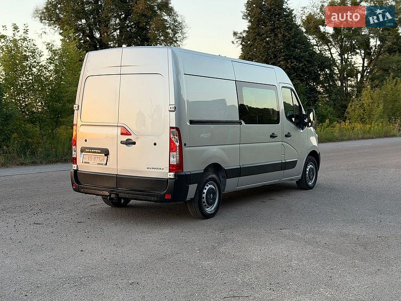 Вантажопасажирський фургон Renault Master 2015 в Дубні
