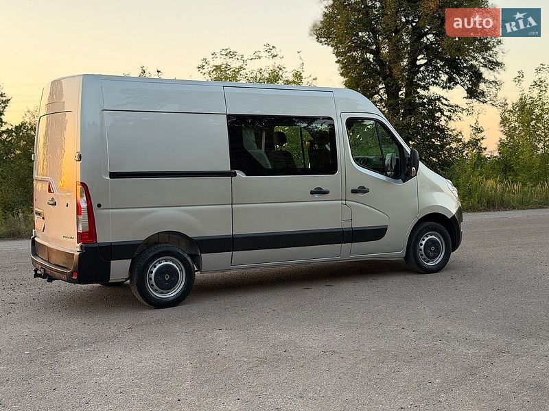 Вантажопасажирський фургон Renault Master 2015 в Дубні
