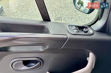 Грузовой фургон Renault Master 2016 в Черновцах