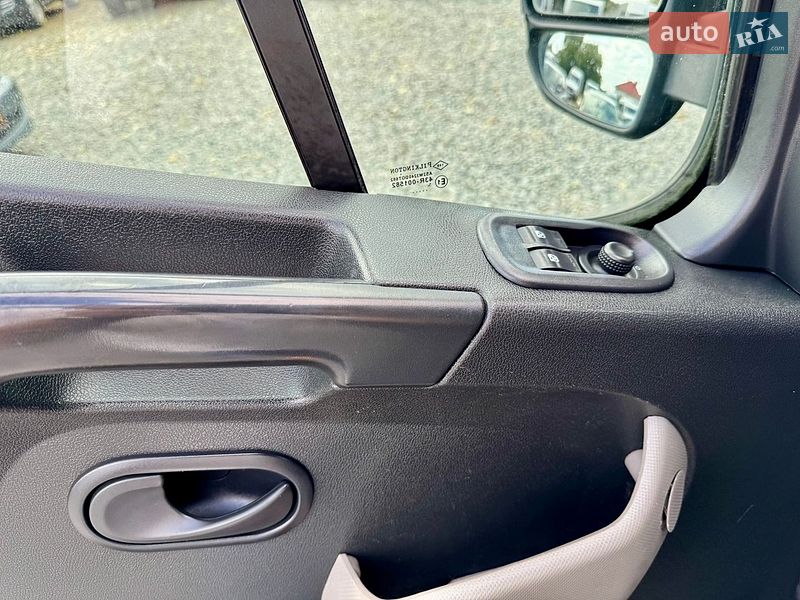 Грузовой фургон Renault Master 2016 в Черновцах