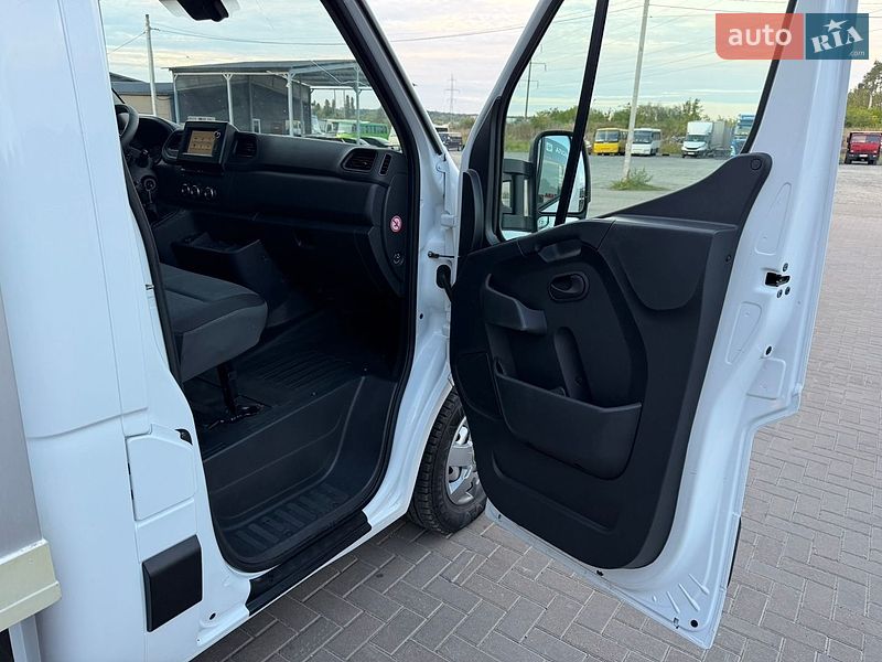 Вантажний фургон Renault Master 2021 в Ірпені