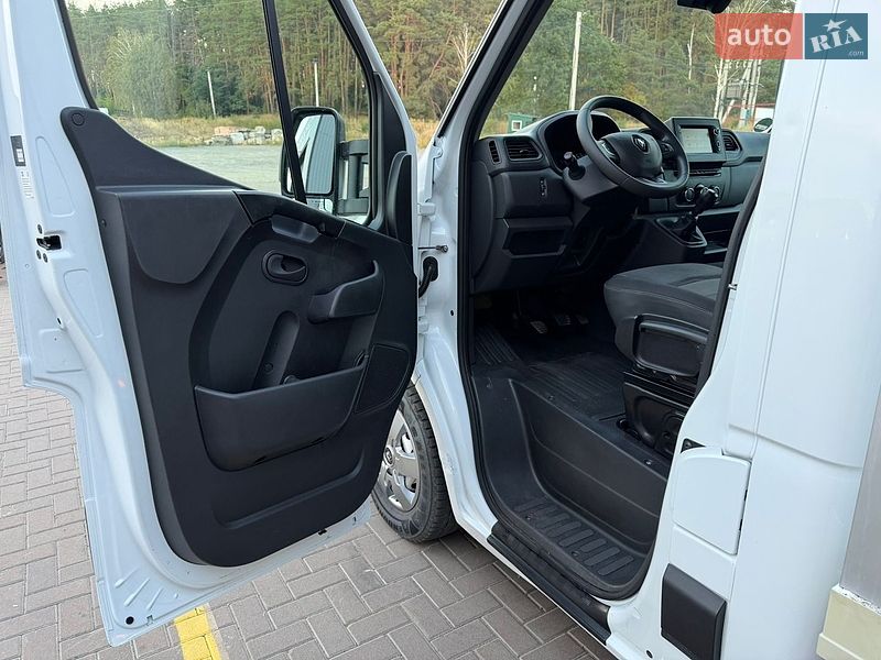 Вантажний фургон Renault Master 2021 в Ірпені