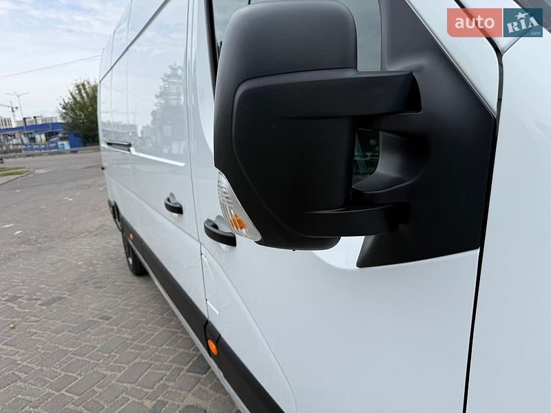 Грузовой фургон Renault Master 2023 в Дубно