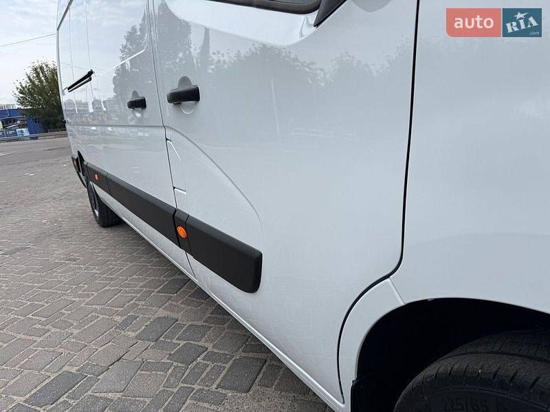 Грузовой фургон Renault Master 2023 в Дубно