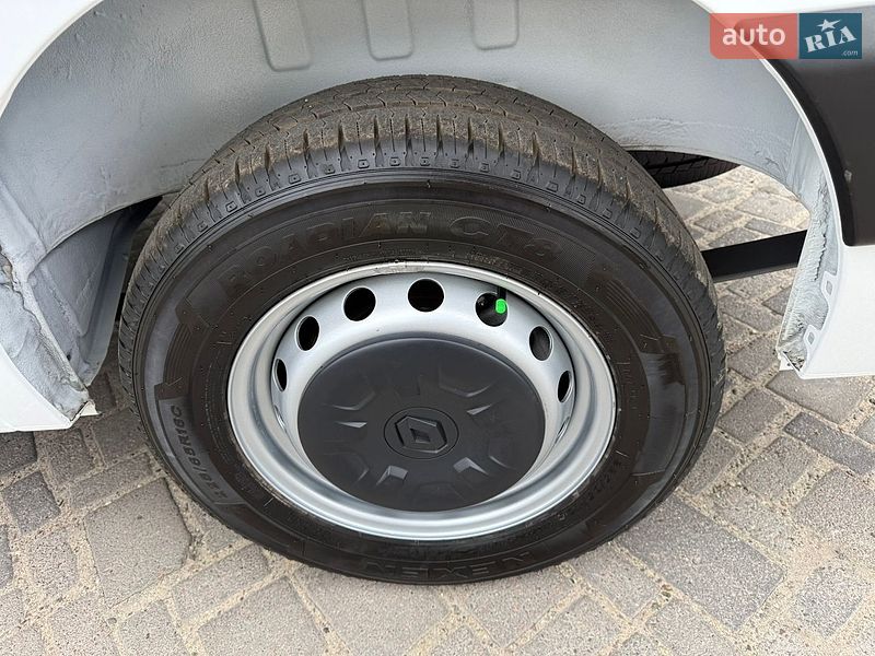 Грузовой фургон Renault Master 2023 в Дубно