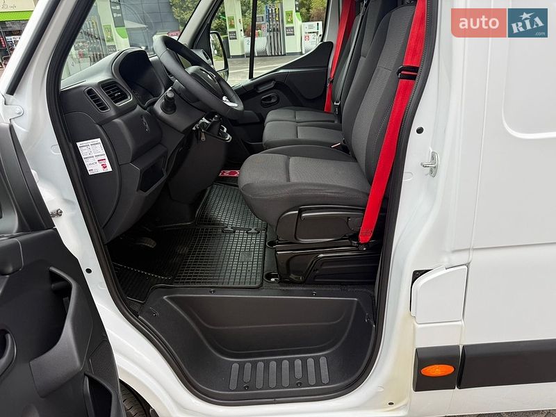 Грузовой фургон Renault Master 2023 в Дубно