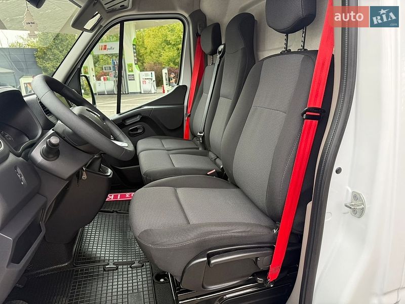 Грузовой фургон Renault Master 2023 в Дубно