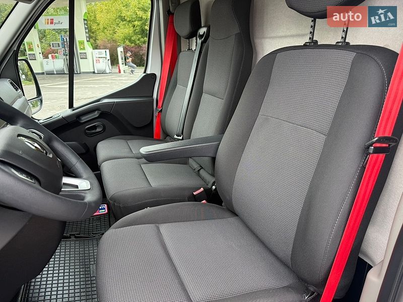 Грузовой фургон Renault Master 2023 в Дубно