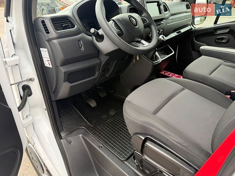 Грузовой фургон Renault Master 2023 в Дубно