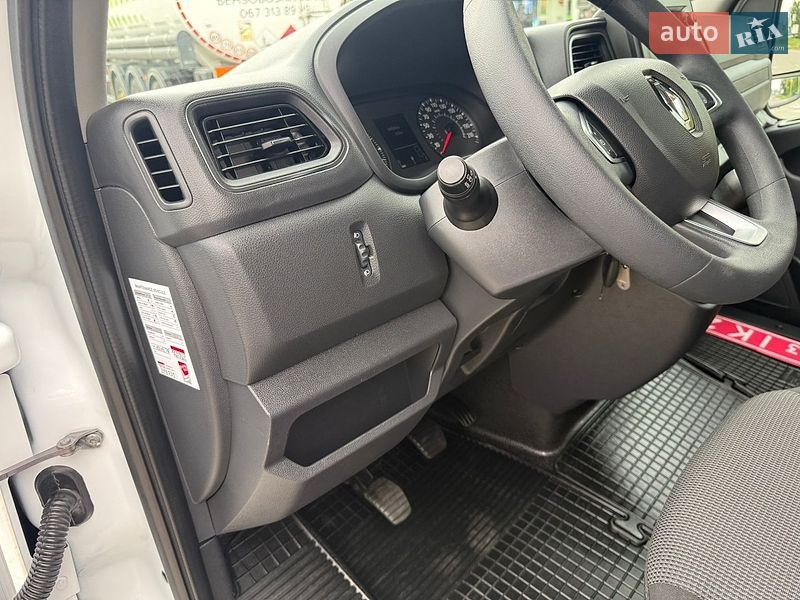 Грузовой фургон Renault Master 2023 в Дубно