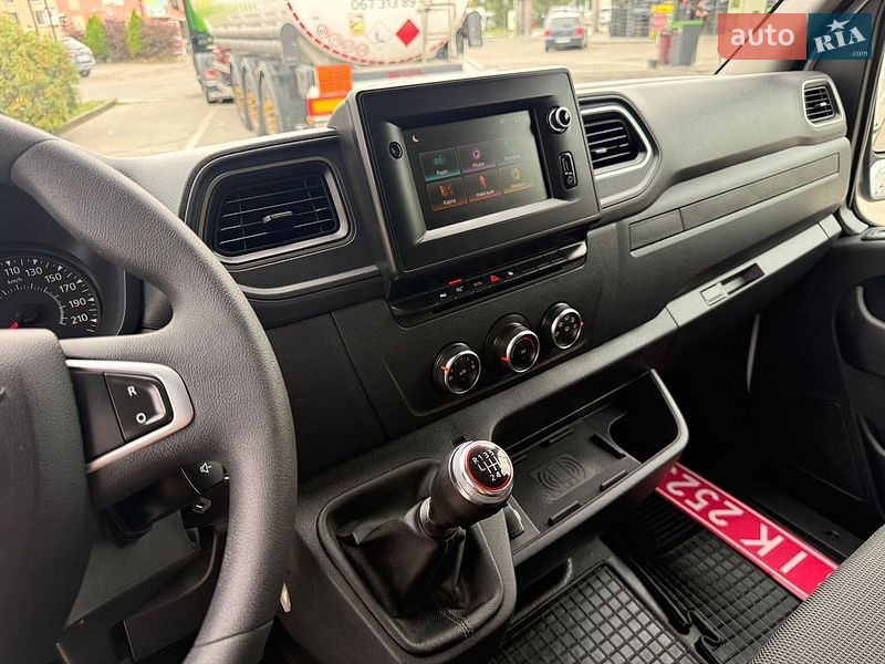 Грузовой фургон Renault Master 2023 в Дубно