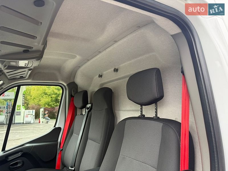 Грузовой фургон Renault Master 2023 в Дубно