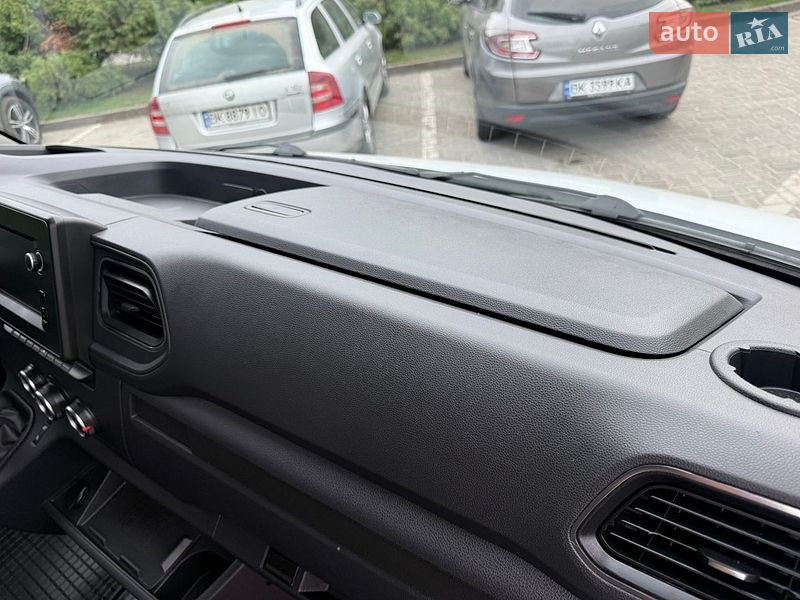 Грузовой фургон Renault Master 2023 в Дубно