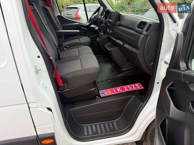 Грузовой фургон Renault Master 2023 в Дубно