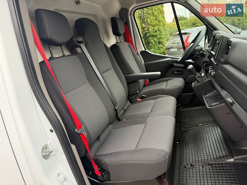 Грузовой фургон Renault Master 2023 в Дубно