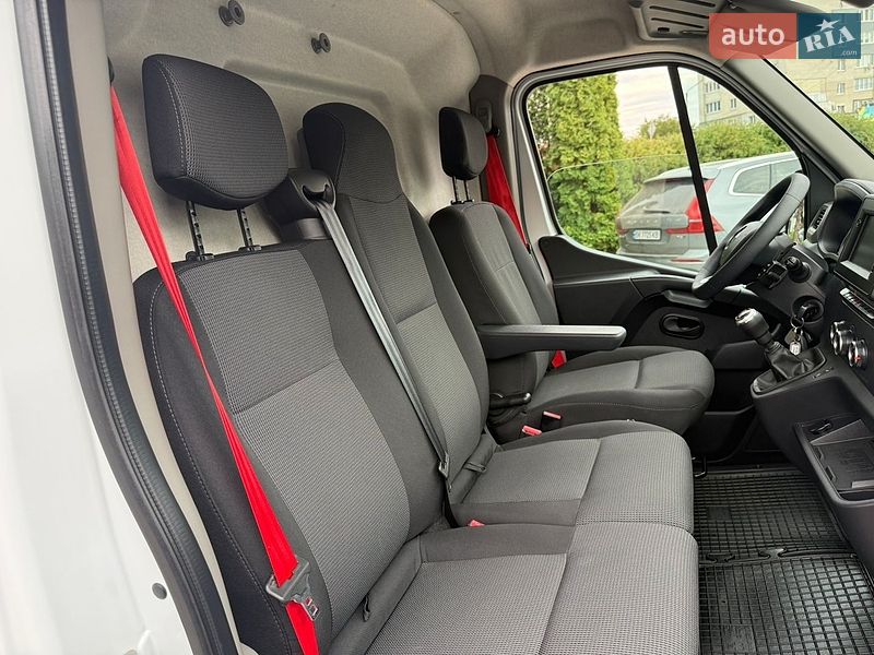 Грузовой фургон Renault Master 2023 в Дубно