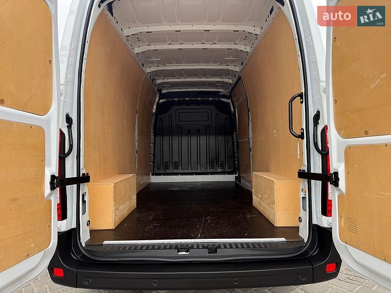 Грузовой фургон Renault Master 2023 в Дубно