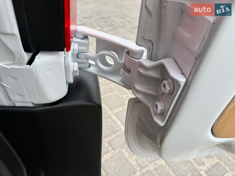 Грузовой фургон Renault Master 2023 в Дубно