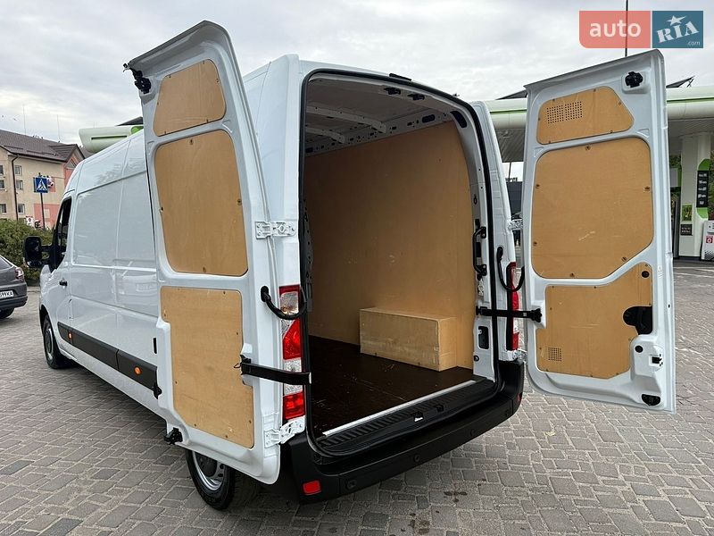 Грузовой фургон Renault Master 2023 в Дубно