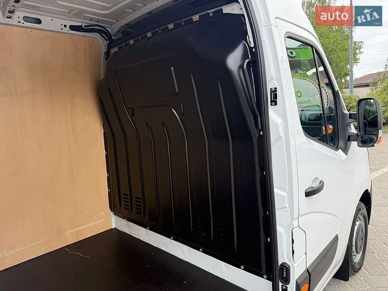 Грузовой фургон Renault Master 2023 в Дубно