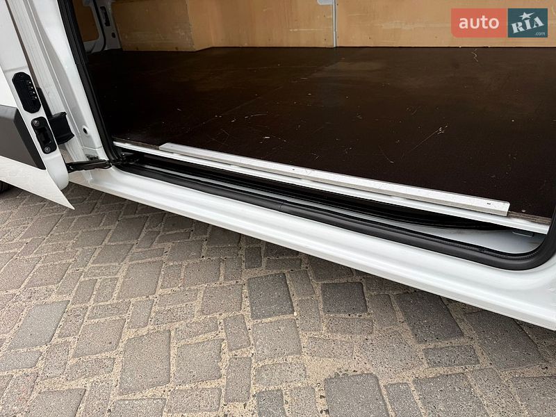 Грузовой фургон Renault Master 2023 в Дубно