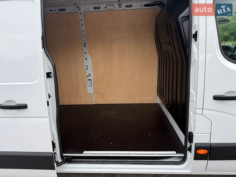 Грузовой фургон Renault Master 2023 в Дубно