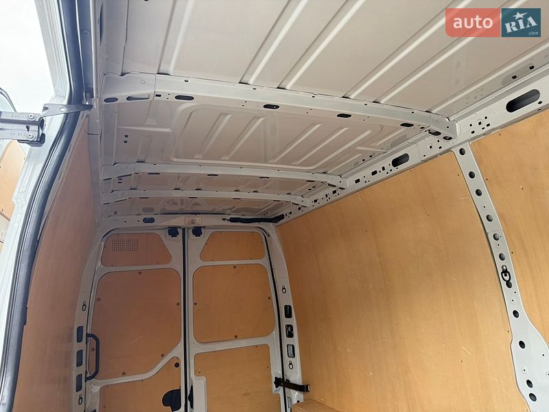 Грузовой фургон Renault Master 2023 в Дубно