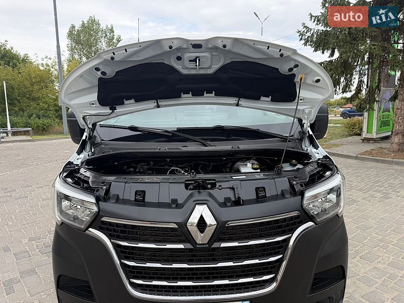 Грузовой фургон Renault Master 2023 в Дубно