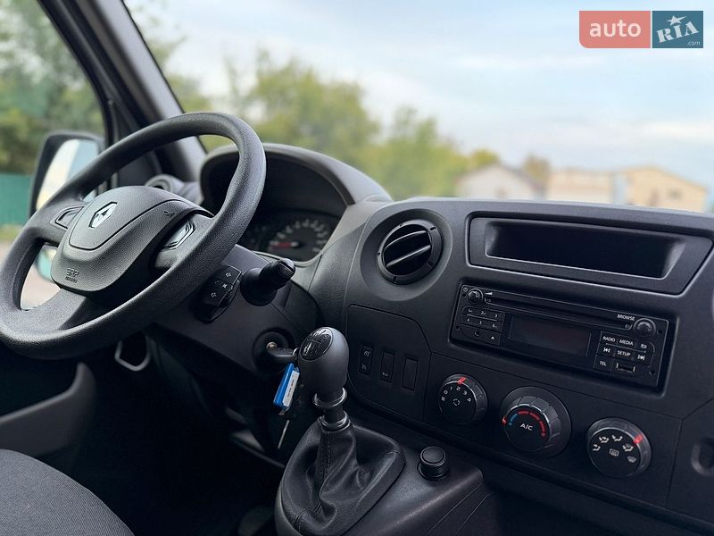 Вантажний фургон Renault Master 2017 в Дубні