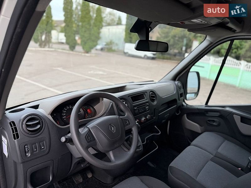 Вантажний фургон Renault Master 2017 в Дубні